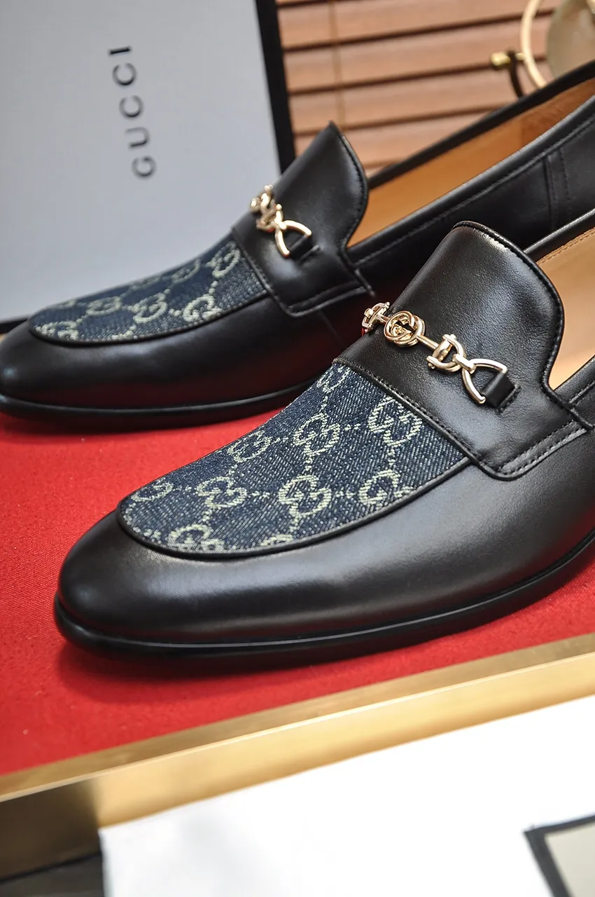 Men's shoes💰500💶Italy's top luxury men's shoe giant (GUCCI) (Gucci) (full cowhide lining) new arrival🍃Original European style🔰 Pleasant to the eye😍In order to make the shoes more durable and non-deformable🌀The production continues to follow traditional methods but there is still no lack of innovation💪Choose original sheepskin for the leather♻️ Smooth and natural And extra bright ⭐Made of imported cowhide, the first choice of rich people 38-45 (45 customized)